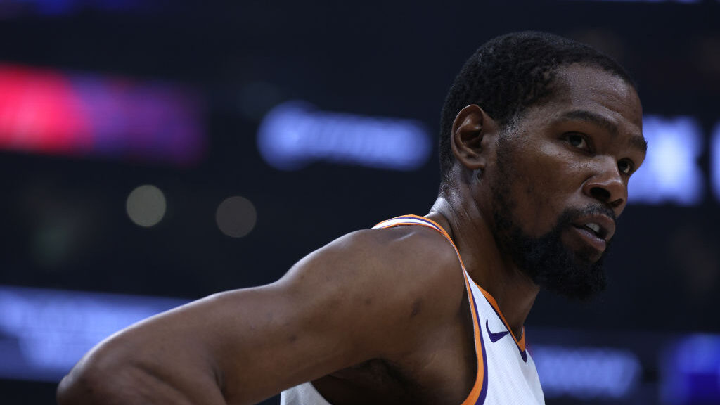 Kevin Durant clears up his reported frustration in Phoenix Suns offense