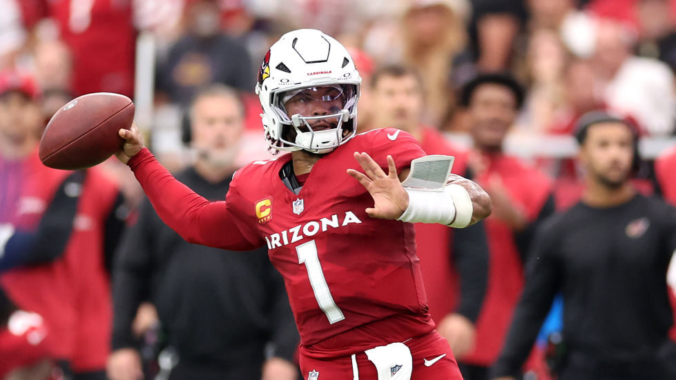 Kyler Murray drops back to pass against the Rams...
